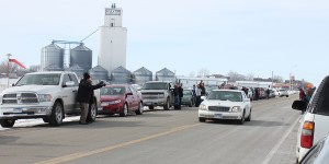 Garry Cunningham and his family leave Faulkton on their way to cancer treatments for Garry. Photo by Faulk County Record