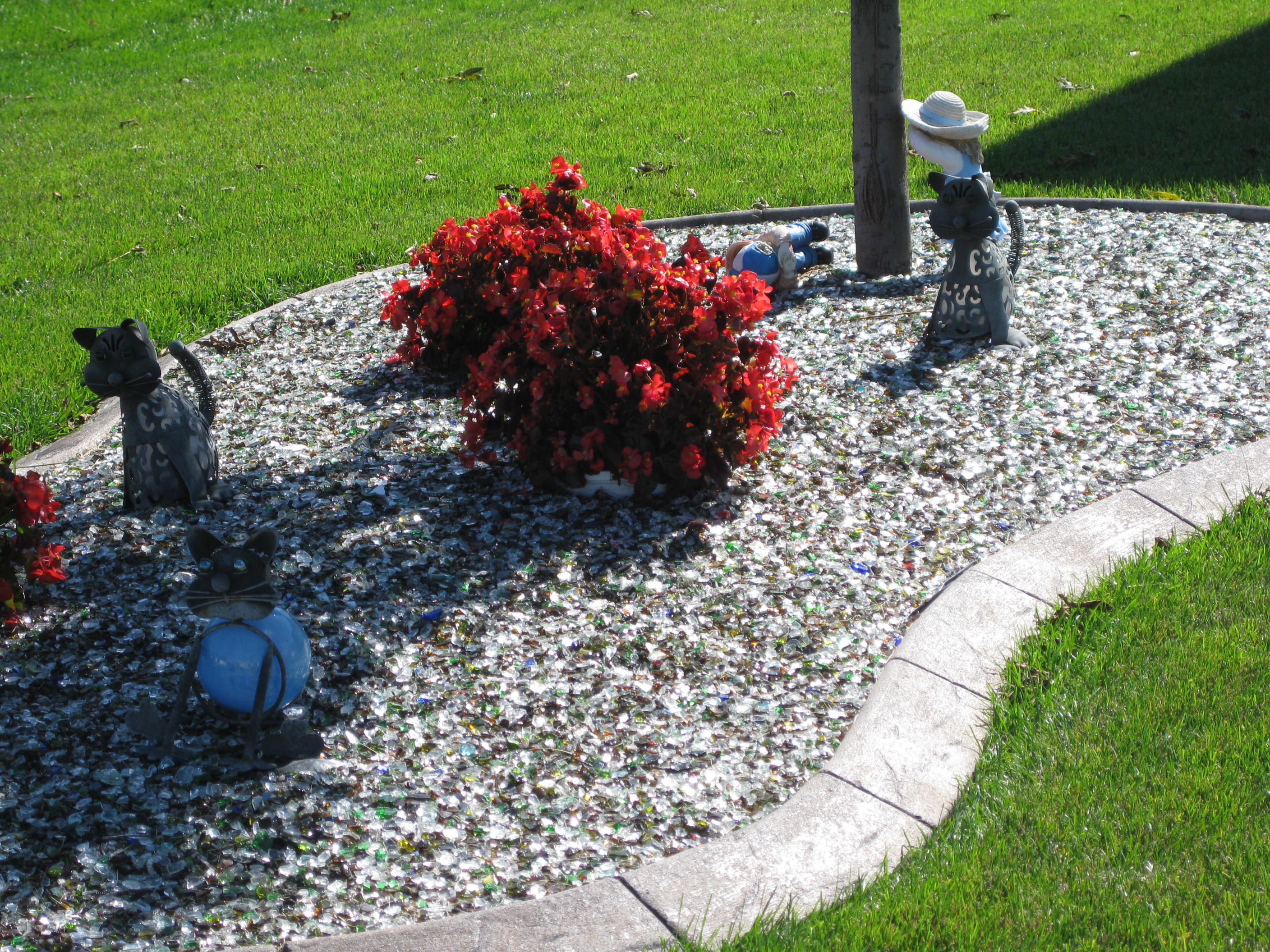 Tumbled Glass For Landscaping Is One Of, Crushed Glass Landscaping