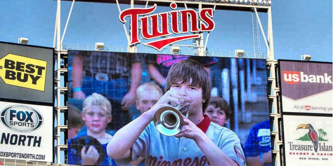 Trumpeter on Twins’ stage